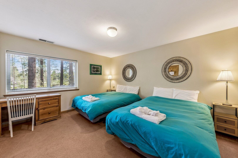 Room 2, 838 Placer Avenue 4 Bedroom Home, El Dorado