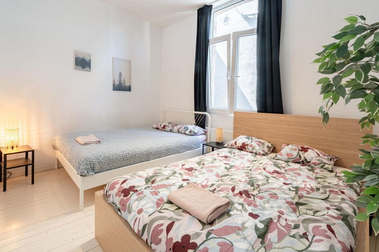Room 3, Cozy Antwerp Apartment Stay for 7, Antwerpen