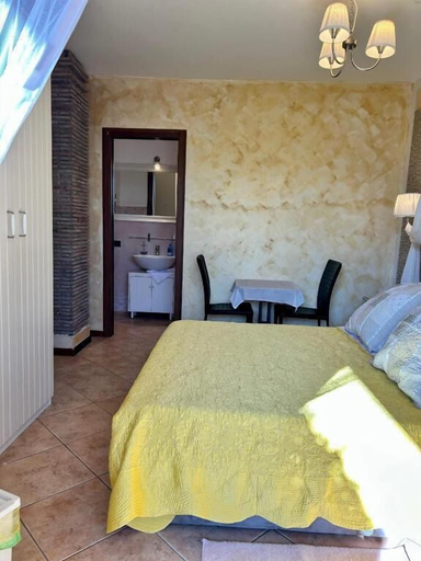 Bedroom 2, B&B Garda 4U, Brescia