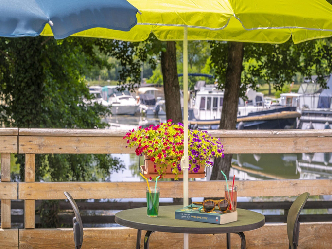 Balcony 3, Riverside Cottage for 4-guests, Lot-et-Garonne