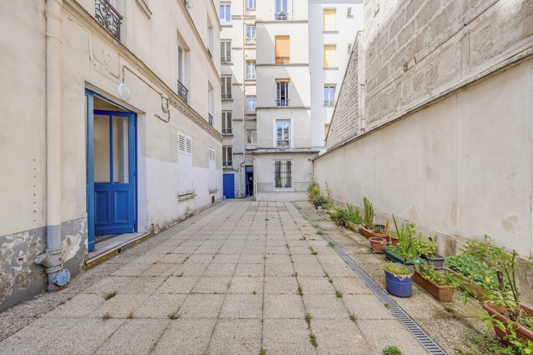 Property grounds 3, Design Studio for 2P - Batignolles, Paris