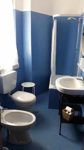 Bathroom 5, Hotel Residence Moneglia, Genova