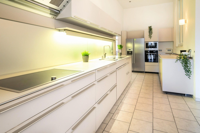 Private kitchen 3, 3 Bedroom Cosy Apartment, Antwerpen