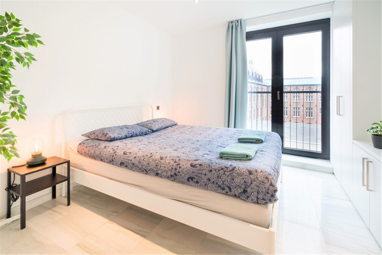 Room 2, 2-bedroom Apartment in Central Antwerp, Antwerpen