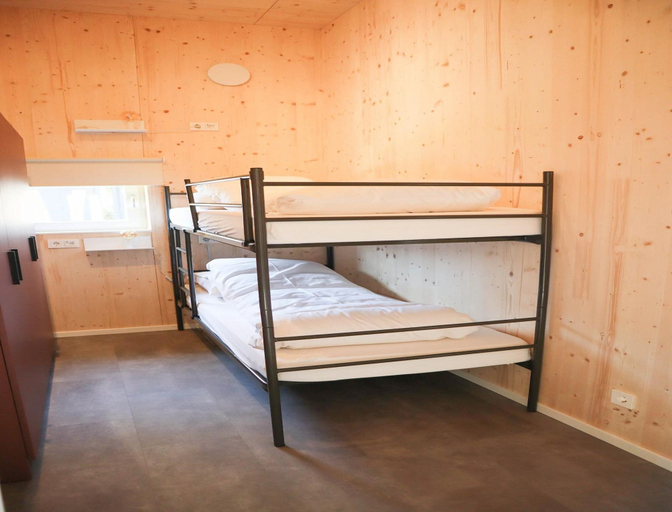 Room 2, Luxury Oceanic Bungalow for 6 Guests, 's-Gravenzande