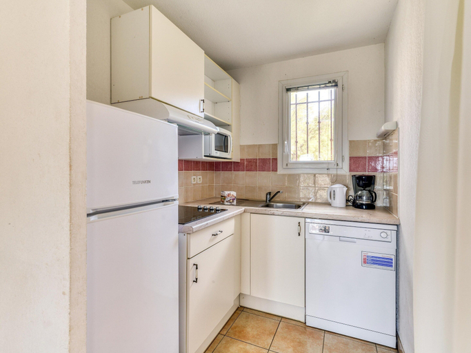 Private kitchen, House for 6 With Private Terrace, Aude