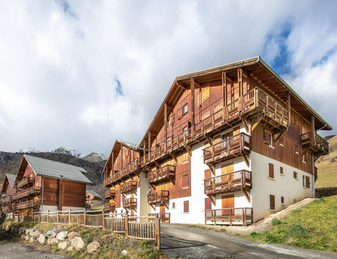 Exterior 3, Mountain Apartment With Alpine Comfort, Savoie