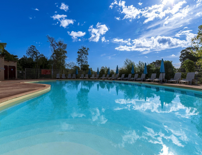 Pool 2, Spacious Villa Stay for 6, Solenzara, Corse-du-Sud