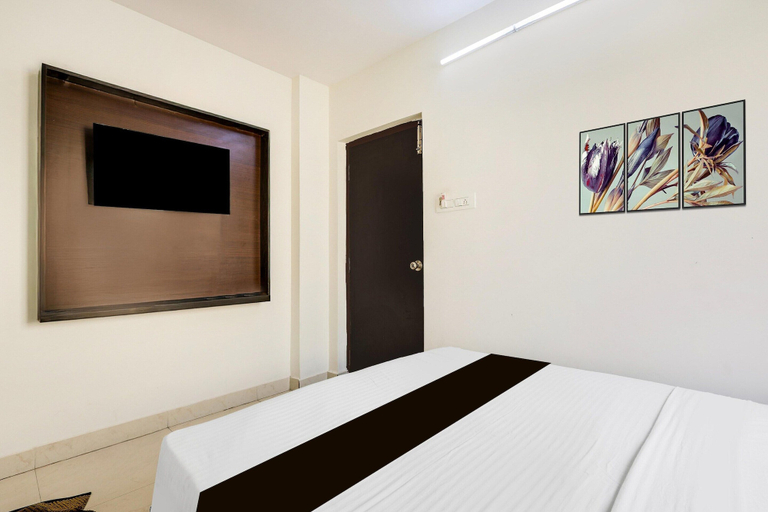 Room 4, Deluxe Hotel O Guntur, Guntur