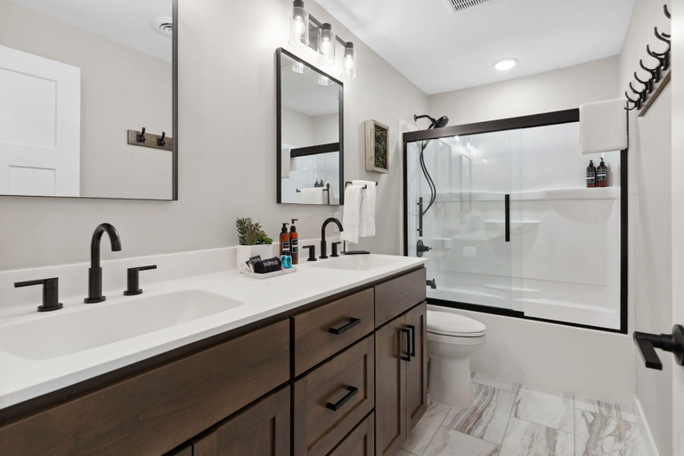 Bathroom 3, The Cottage at Enchanted Pines, Benton
