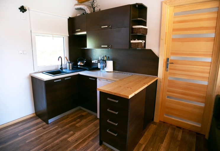 Private kitchen 3, Holiday Cottage by the Lake, Tarnów