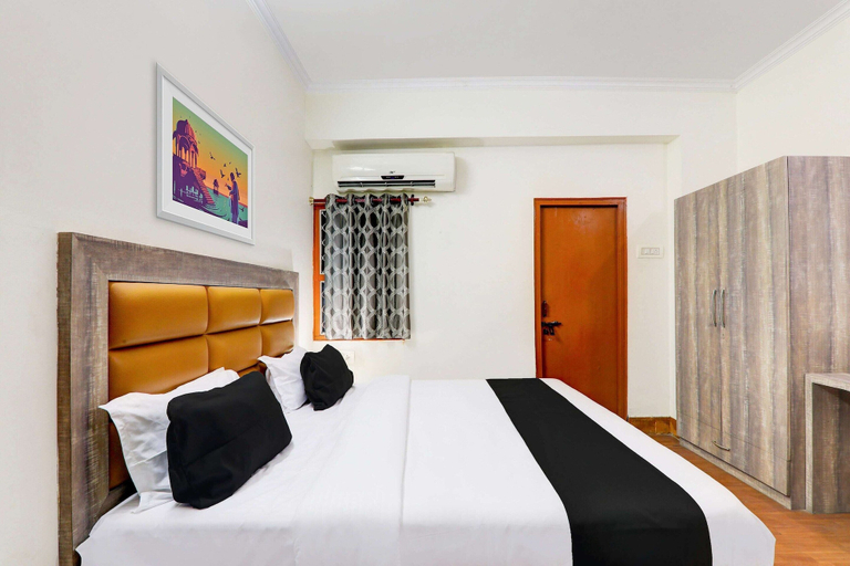 Room 3, Premium Collection O Alambagh BM Palace, Lucknow