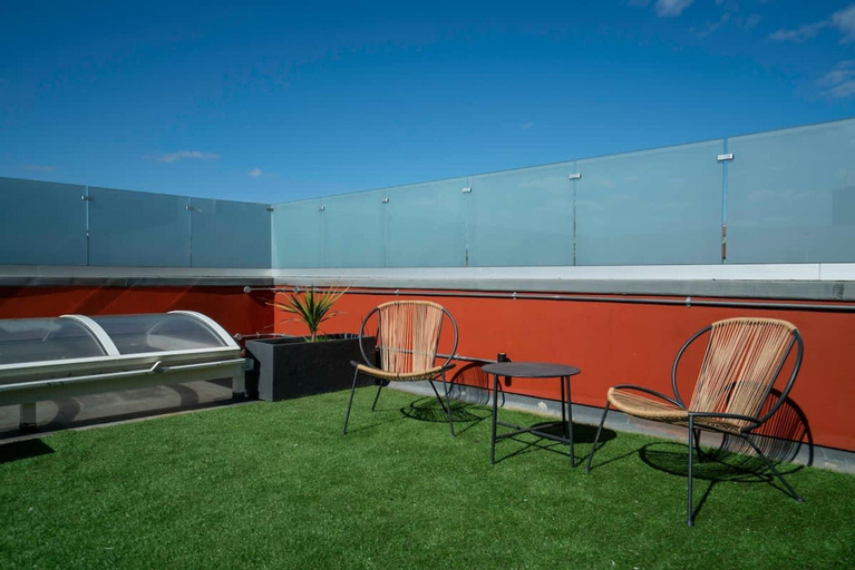 Balcony 2, Stylish 3BR Wimbledon Roof Terrace & Parking, London