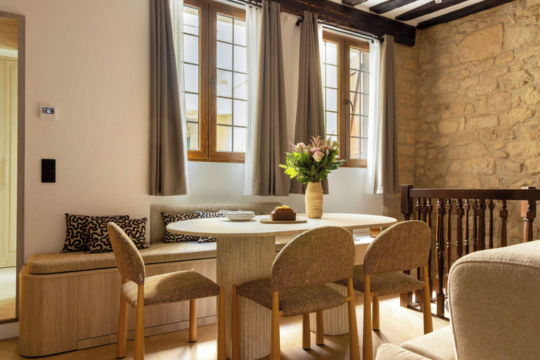 Dining 5, Premium Souplex a/c 1br/4p - Saint-germain, Paris