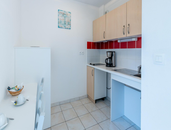 Private kitchen, Nature Stay Near Biscarrosse Lake, Landes