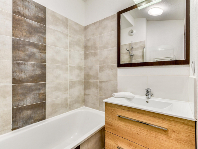 Bathroom, Charming Village Apartment for 4, Pyrénées-Orientales