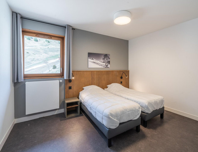 Room 2, 6-guest Alpine Rental With Balcony, Isère