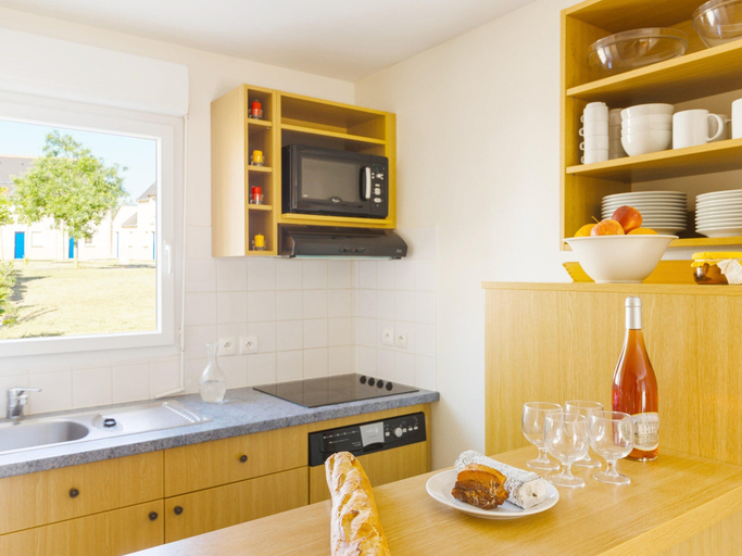 Private kitchen, Azay-le-rideau Castle Retreat, Indre-et-Loire