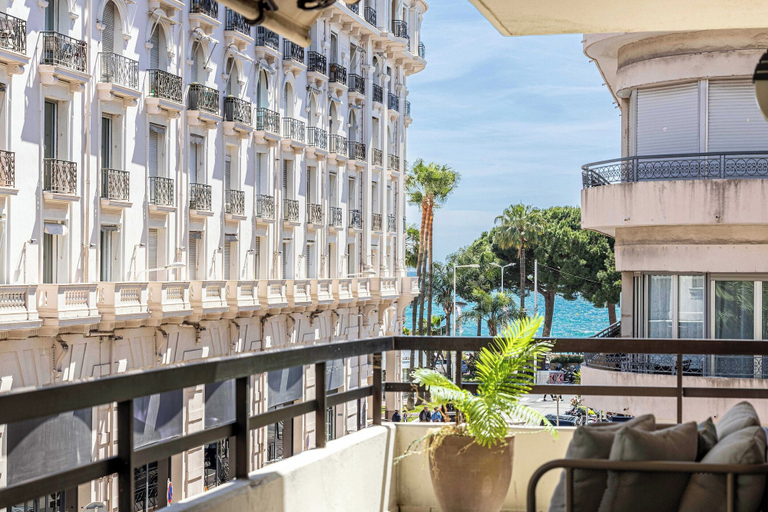 Property grounds 2, Modern Appartement a/c 2br/4p - Cannes, Alpes-Maritimes