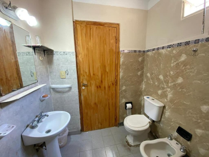 Bathroom 4, Hotel Namuncura Termal, Rió Hondo