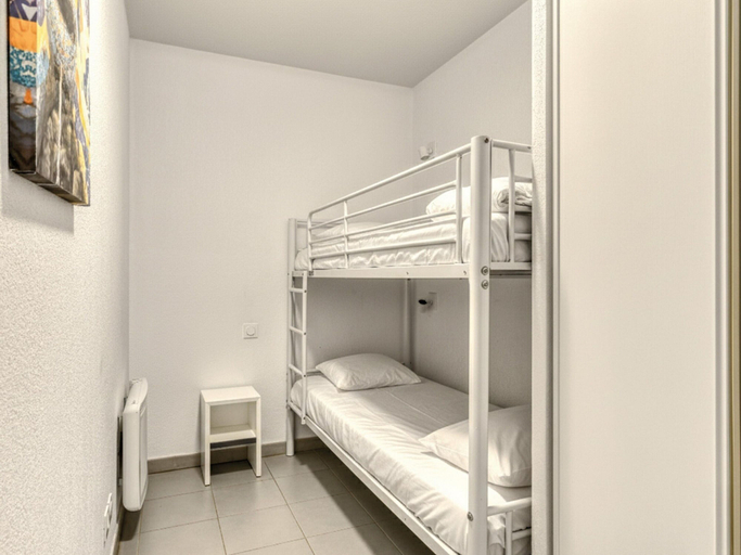 Room 5, Chic Family Flat With Pool, Sauna, Pyrénées-Orientales