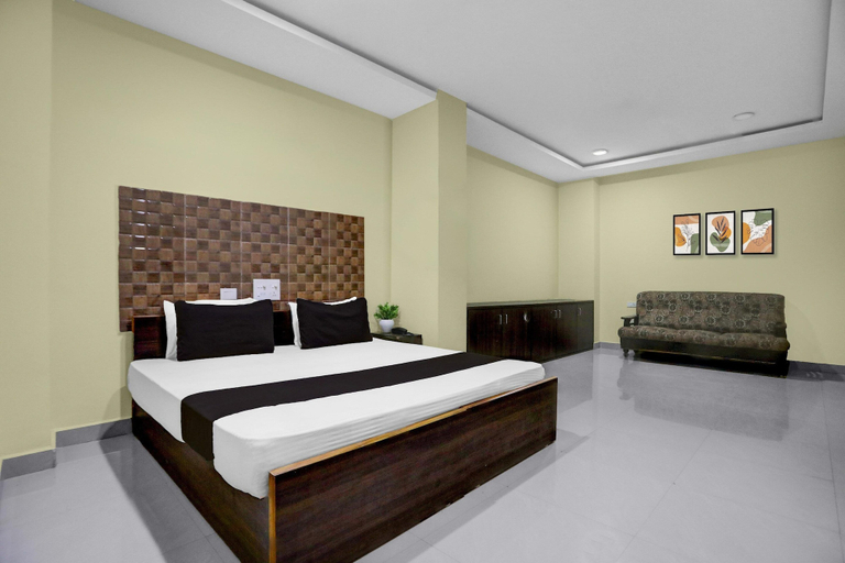 Room 3, Deluxe Hasini Celebrations, Krishna
