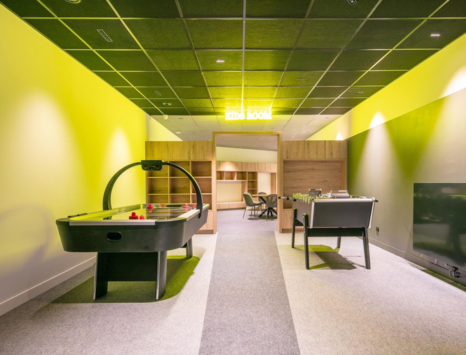 Game room, 10-person Apartment With Balcony, Isère