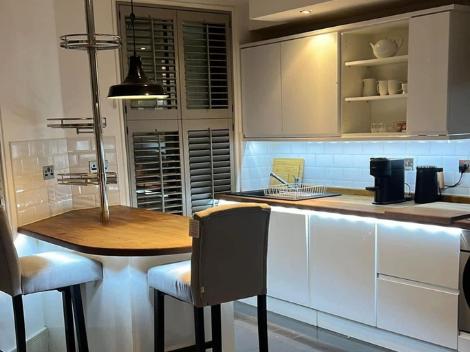 Private kitchen 5, Modern Fulham 1-Bedroom Apartment, London