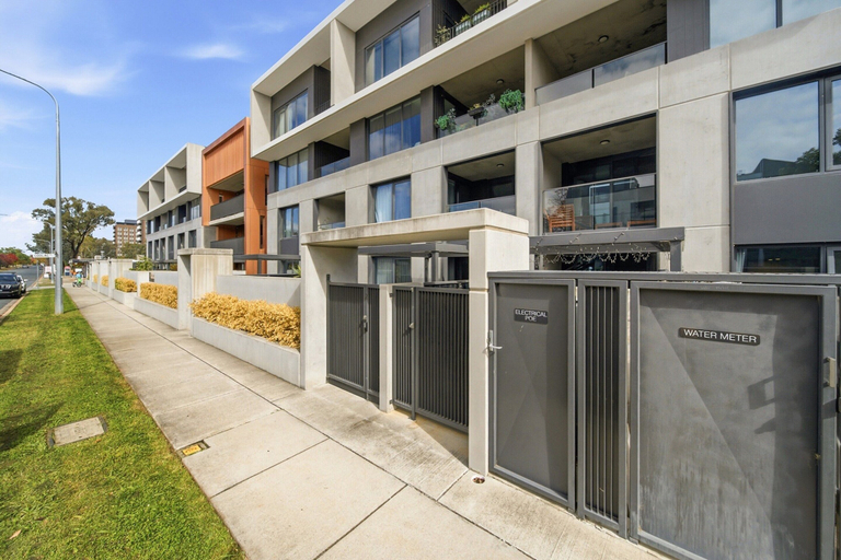 Exterior 3, Stylish 1-bed Retreat in Braddon, Canberra