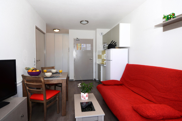 Living room 4, Spacious 8-guests Holiday Apartment, Pyrénées-Orientales