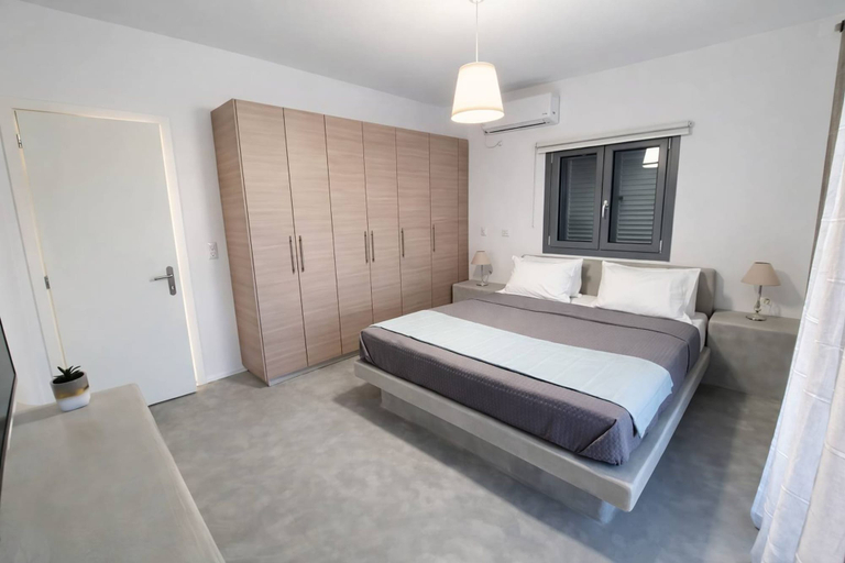 Room 5, Villa Therme Athen-sea View Jacuzzi Santorini Stay, South Aegean