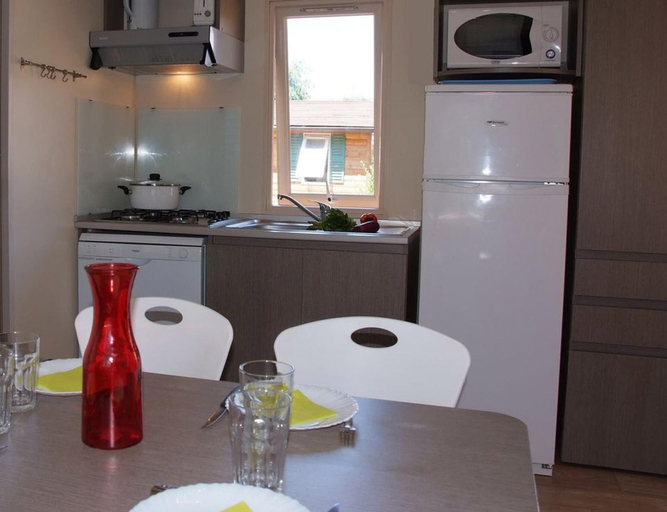 Dining, Holiday Park Stay With Sun, Slides & Sea, Var