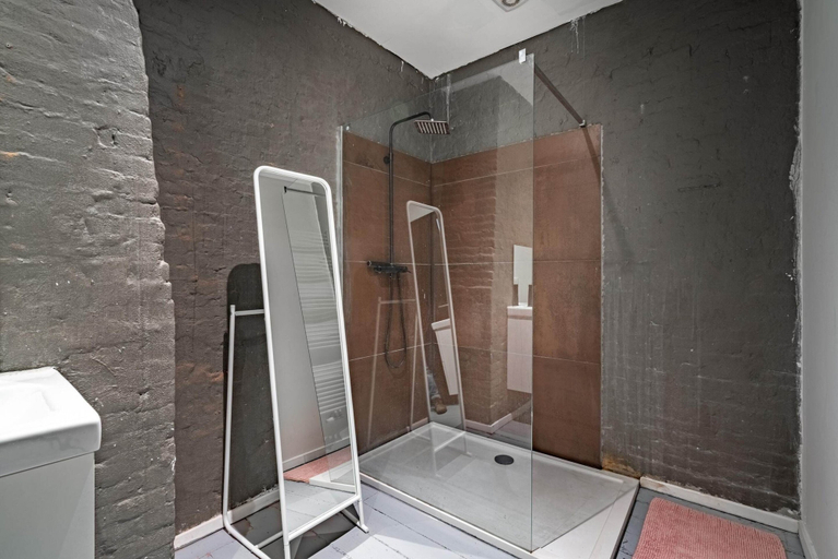 Bathroom 3, Two-Bedroom River Side Apartment in the Heart of Antwerp, Antwerpen