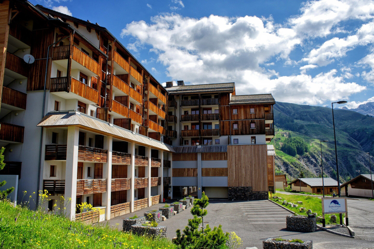 Exterior 5, 3-bedroom Mountain Base for 10, Hautes-Alpes