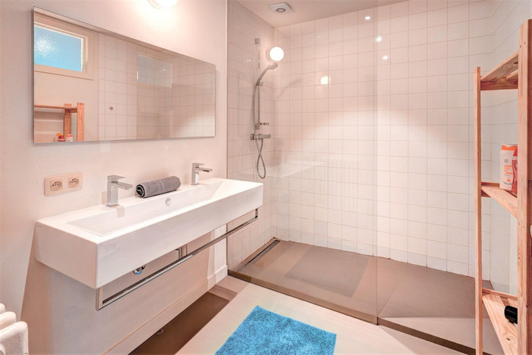 Others 5, Spacious Apartment in Heart of Antwerp, Antwerpen