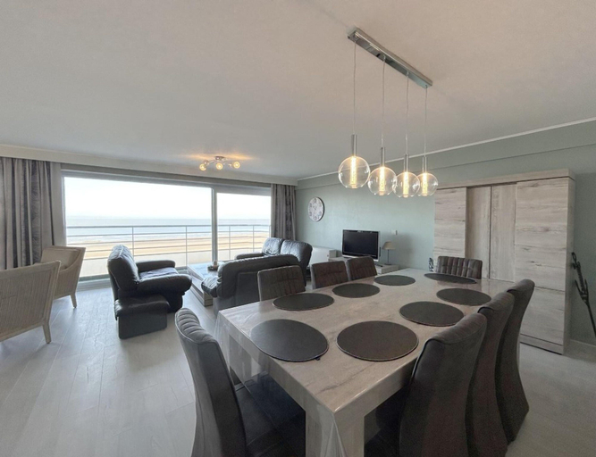 Dining 4, Blankenberge Apartment With Seaview, West-Vlaanderen