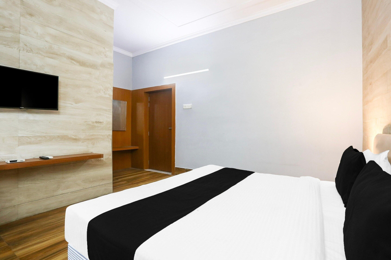 Room 5, Deluxe Ridgewood Palace, Alwar