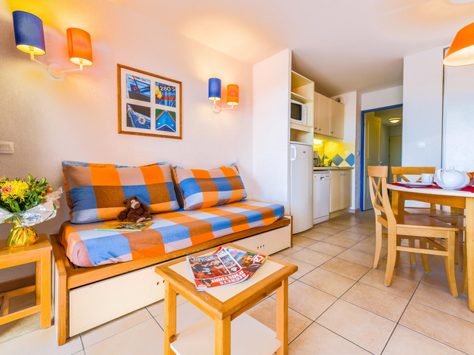 Living room 3, Apartment in Le Barcares With Pool, Pyrénées-Orientales