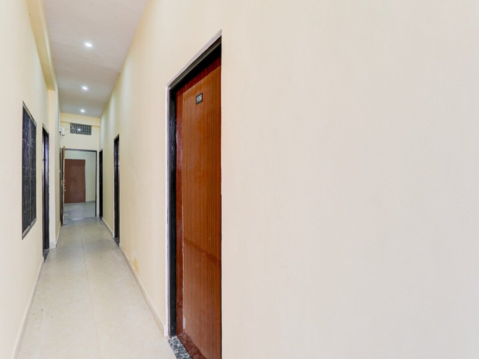 Interior 5, Saver Doublesuper Hotel O Sudhirpur, Varanasi