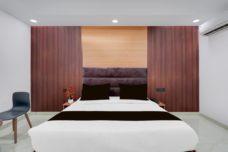 Room 5, Super Collection O Sector 18 Metro Station, Gautam Buddha Nagar