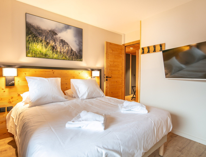 Room 3, Stay Near ski Lifts, 8 Guests, Isère