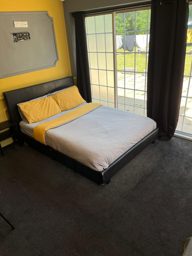 Room 3, Hatfield's Cheapest Rooms, Hertfordshire