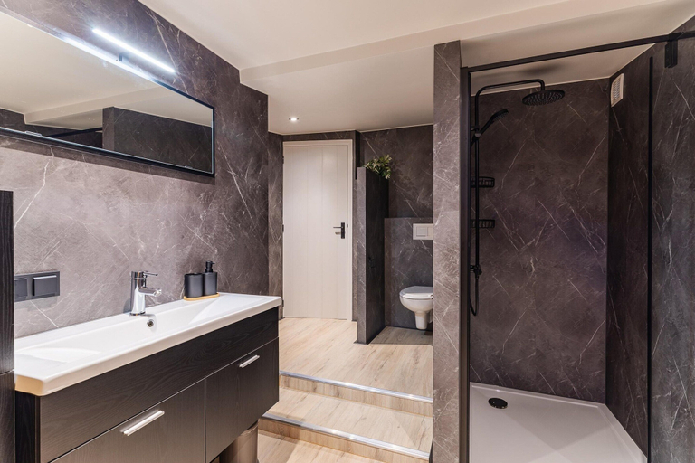 Bathroom 4, Serene Waterfront Escape With Sauna, Tholen