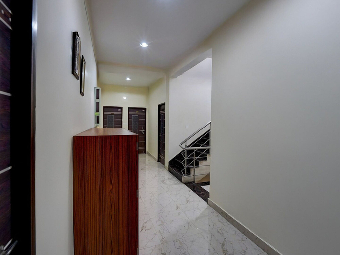 Interior 4, Classic With Balcony Samne Ghat, Varanasi
