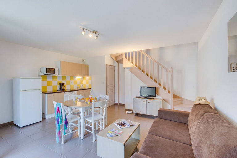 Living room, Modern 2-Bedroom Vineyard House, Hérault