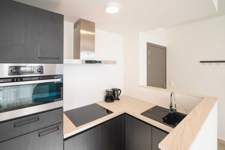 Private kitchen 3, Urban Chic Apartment with Terrace, Antwerpen