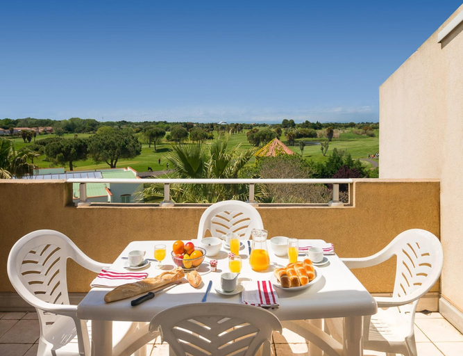 Balcony 3, Golfside Apartment With Terrace, Hérault