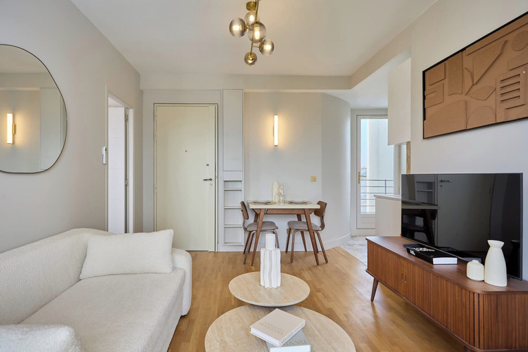 Living area 3, Charming Apartment in Beaubourg - Le Marais, Paris