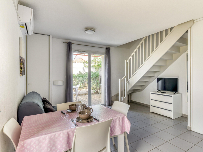 Dining 2, Escape With Pool, Gym & Balcony, Pyrénées-Orientales