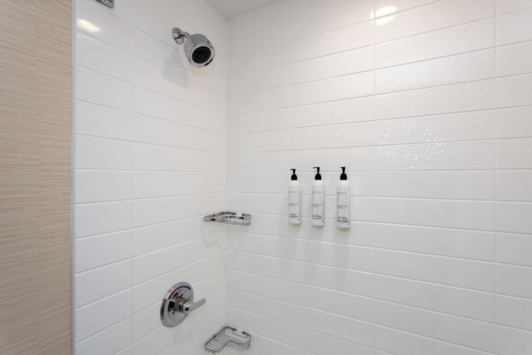 Bathroom 5, Fairfield Inn & Suites by Marriott Buffalo Amherst/University, Erie